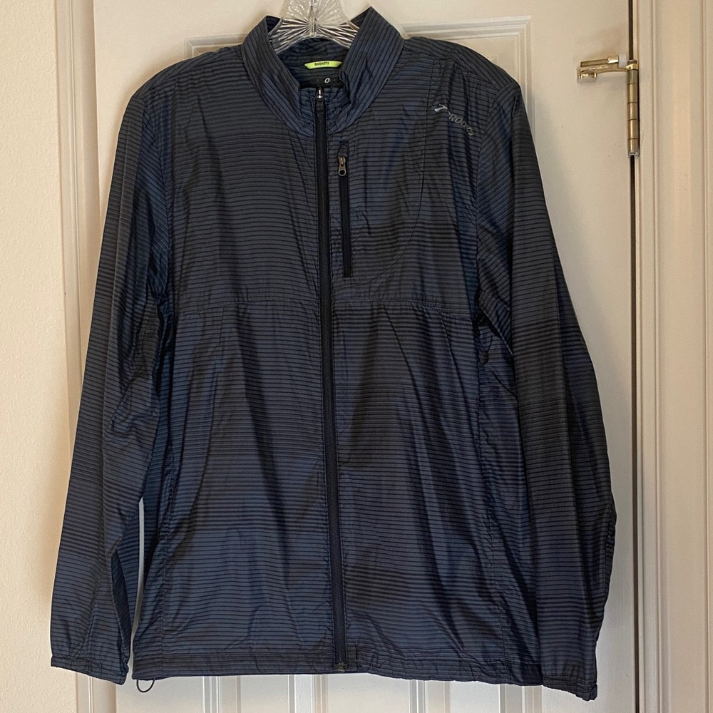 Brooks Navy and Black Striped Windbreaker Jacket Men’s Medium